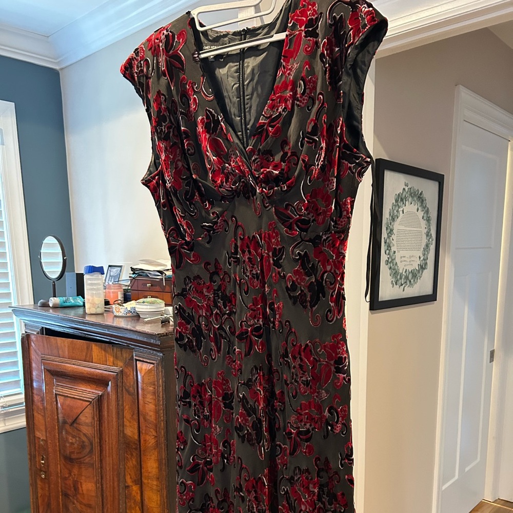 Red and Black Ruched V-Neck Sheath Maxi Dress